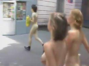 Naked students do a running protest Picture 4