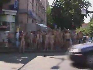 Naked students do a running protest Picture 5