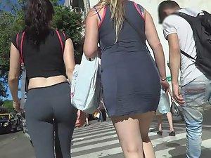 Yummy tight buttocks in spandex Picture 3