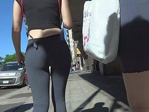 Yummy tight buttocks in spandex Picture 6