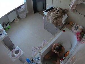 Spying on amazing naked woman in bathroom Picture 6