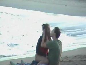 Teenage couple got horny on a beach Picture 6