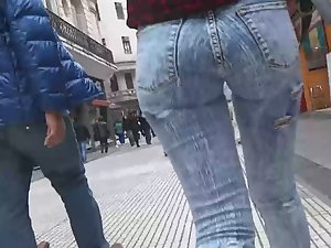 Nice ass in torn jeans