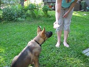 Mom's tits spied without her knowing it Picture 2