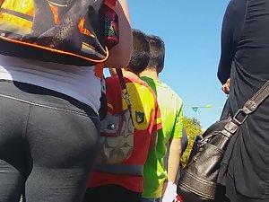 Milf's thong slips out like whale tail Picture 6