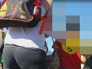 Milf's thong slips out like whale tail Picture 7