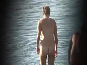 Nudists get voyeured on beach Picture 4