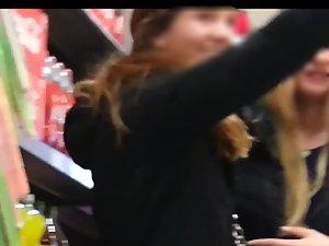 Real teenage beauty with perfect ass in jeans Picture 3