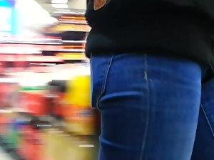 Real teenage beauty with perfect ass in jeans Picture 6