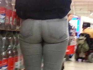 Real teenage beauty with perfect ass in jeans Picture 8