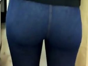 Great butt in a pair of tight blue jeans