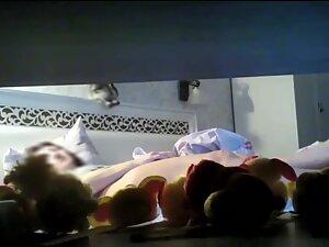 Spying on housewife's masturbation and orgasm Picture 2