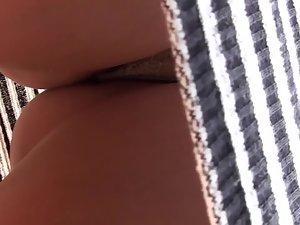 Pussy bulge in polite woman's upskirt Picture 5