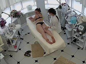 Spying on chubby girl's beauty treatment Picture 8