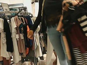 Sexy crossfitter spotted in clothes store Picture 5