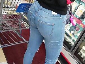 Milf's ass fills out jeans in a hot way