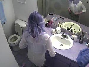 Spying on sister preparing for night out Picture 1