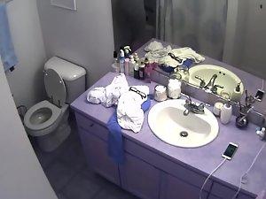 Spying on sister preparing for night out Picture 6