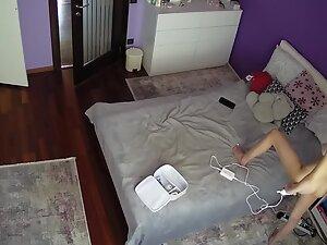 Spying on skinny girl doing her own depilation Picture 6