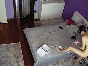 Spying on skinny girl doing her own depilation Picture 7