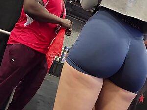 Ultra fit ass at a bodybuilding convention Picture 7