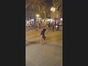 Flexible street dancer does her thing Picture 8
