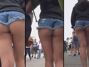 Sultry girl's naked ass cheeks in shorts Picture 4