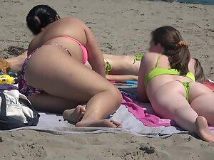 Pale butt and hot cameltoe in green bikini Picture 6