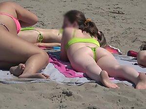 Pale butt and hot cameltoe in green bikini Picture 7
