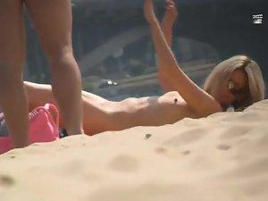 Funny dude pretends to fuck his woman Picture 3