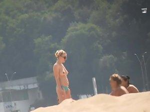 Funny dude pretends to fuck his woman Picture 7