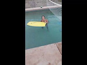 Boyfriend teases naked girlfriend in swimming pool Picture 1