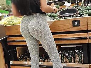 That big booty isn't made with vegetables Picture 3