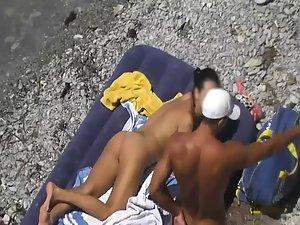 Rabbit style fuck on the beach Picture 8