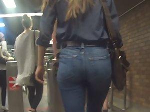 Hot girl in jeans escapes from camera