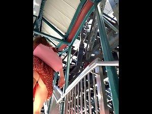 Nice butt in upskirt of dotted dress Picture 1