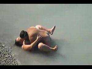 Chubby girl fucked in the water Picture 7