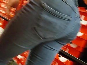 Fit ass and tattoo inside tight jeans Picture 8