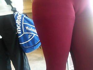 Gypsy girl got a big cameltoe Picture 4