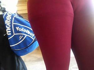 Gypsy girl got a big cameltoe Picture 6