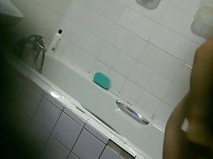 Stepsister spied nude in bathroom Picture 5