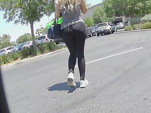 Saggy ass turned into nice one in leggings Picture 3