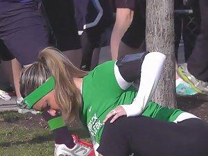 Fit girl stretching in the park Picture 5