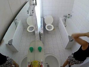 Nude woman pisses and showers off Picture 6