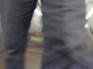 Loud siren sounds off on the street Picture 8