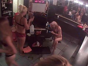 Strippers preparing to step on the stage Picture 7