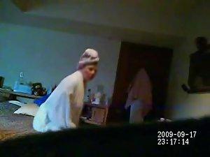 Fat mom is unaware of the hidden cam Picture 6