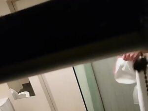 Window peeping on naked asian girl in bathroom Picture 4
