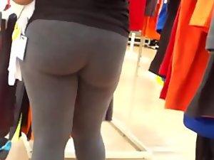 Massive butt in grey tights Picture 1