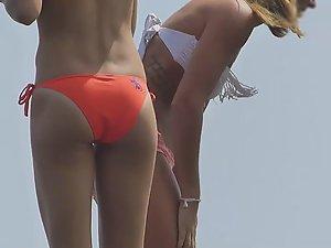 Hot wet girls jumping off a cliff Picture 2